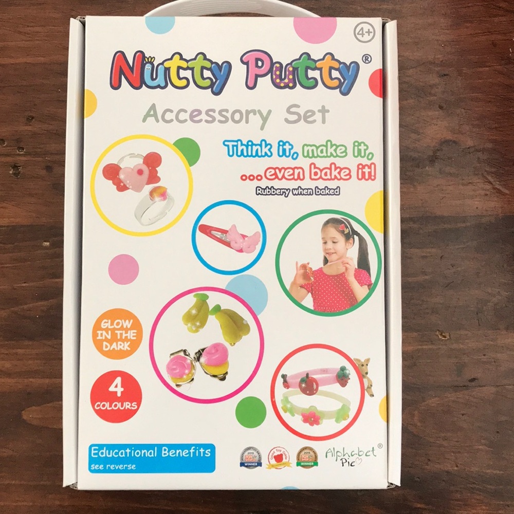 Nutty putty accessory set! NWT